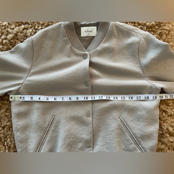 Aritzia: EUC Wilfred Poussin Bomber, Size: Medium - Picture 9 of 11